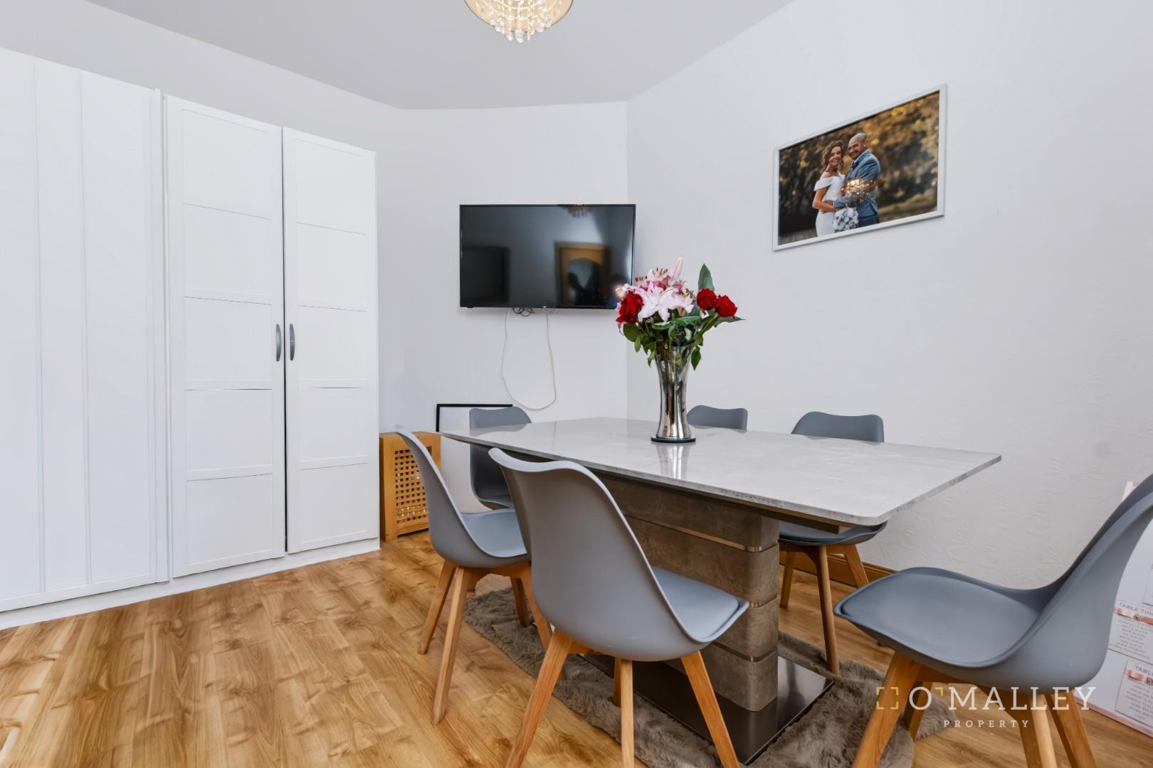 Dining Room/Bedroom 3
